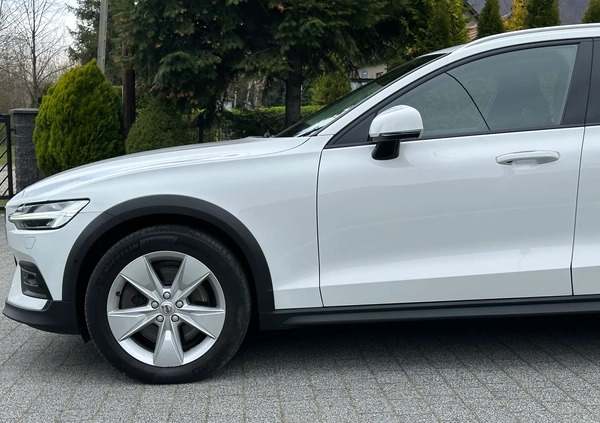 Volvo V60 Cross Country cena 127700 przebieg: 143500, rok produkcji 2021 z Płock małe 781